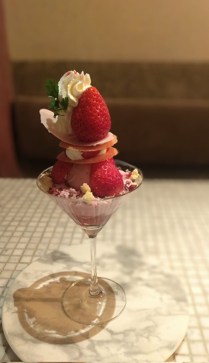 mckyon155's tweet photo. セトリ組むやつ、初めてやってみた。意外とうまくいったので、味をしめてまたトライしてみたい(同じセトリでも季節変わると中身が変わるしね) #パフェ #セトリ #thenewnormal #果実園リーベル #torse #いちご #自転車 https://t.co/Y2HhrYuqrB