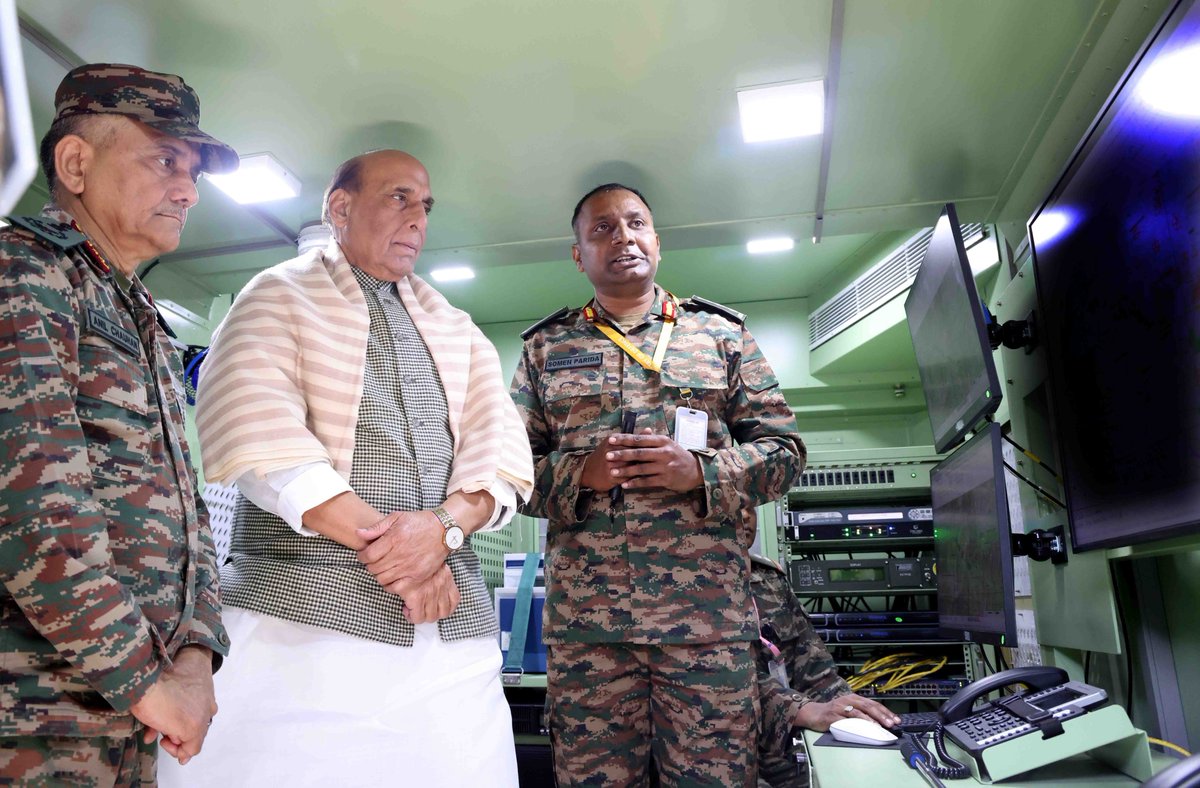 DefenseMirror's tweet photo. Indian Army, Bharat Electronics Launch Indigenously Developed Battlefield Surveillance System, "SANJAY"
https://t.co/XICxJ8dYQF
#C4ISR #IndianArmy #SecureNetwork #DRDOIndia #BharatElectronics https://t.co/OrSE9AgChL