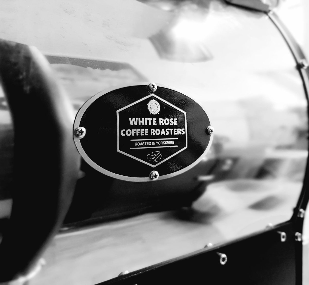 WRRoasters's tweet image. 👋 Hi! Let us introduce ourselves. We&apos;re White Rose Coffee Roasters...
🌍 22 coffee origins
🔥 Small batch roasting daily
🏅 &apos;Great Taste Awards&apos; winning blends
☕ Coffee subscriptions
🎁 Coffee gifts
📍 Halifax, Yorkshire
📲 whiterosecoffeeroasters.co.uk

#coffee #coffeelife