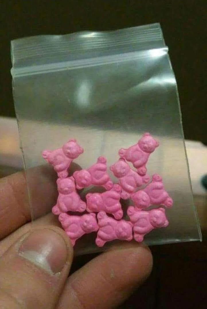 talk2veee's tweet photo. I hear it has found its way into Nigerian schools. I hope it’s a hoax however it’s better safe than sorry. 

This is a drug known as 'strawberry quick or strawberry meth. It also comes in chocolate, peanut butter, cola, cherry, grape and orange.

Please instruct your children not to accept candy from strangers and even not to accept candy that looks like this from a friend (who may have been given it and believed it is candy) and to take any that they may have to a teacher, principal, etc.

Let’s prevent any tragedies from occurring..
Credit: Tega Omogor