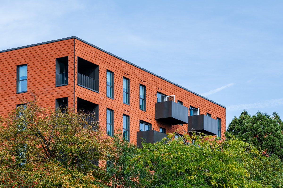 For the Little Gearies development, Avanti Architects wanted to create a contemporary envelope. Argeton terracotta #cladding was selected as it is backed by BBA certification and CWCT testing. To find out more about Argeton, visit – bit.ly/3BGTPge

📷 <a href="/chrisjdalton/">Chris Dalton</a>