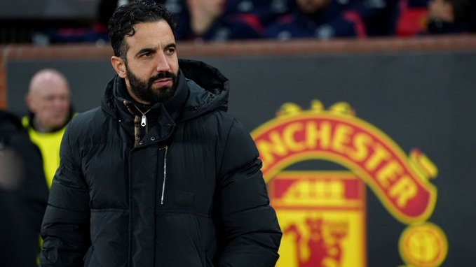 ContentHub_TV's tweet photo. 🔴🎙️ — Amorim:
“We aren't playing at our best, we are far from that, but we improved from the last game, the opponent, the speed.. everything is different. Communication, movement, some chances, and we have done well during the time we have trained.”
#MUNRAN
#EuropaLeague https://t.co/8HopDfLq3Z