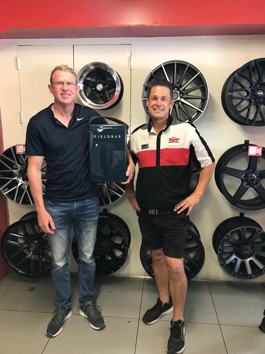 TigerWheelnTyre's tweet photo. π A Winning Journey! π
Another lucky customer, Allen Elliot, walked away with a #Fieldbar Cooler! Thank you for trusting #TigerWheelnTyre and choosing premium #BridgestoneTyres to keep you safe on the road. ππ
#TigerWheelnTyrePietermaritzburg #LetsGoTogether https://t.co/GxsjEnuwuC