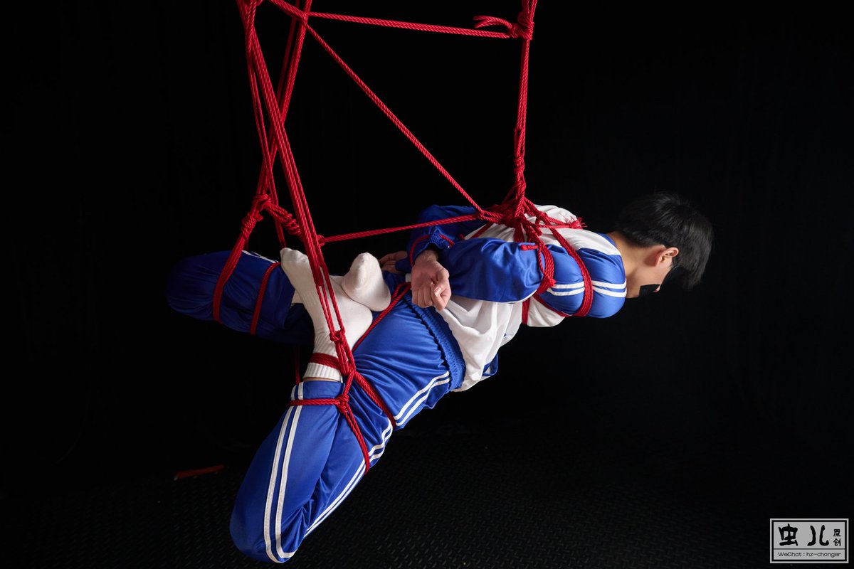 hz_chonger's tweet photo. 【冬色-大寒-珠子褐】

征鸟厉疾之承色，C30 M35 Y35 K0。

用粉入藤黄、燕支合。
燕支：
1. 草名。可作红色染料。
2. 即胭脂。一种红色的颜料。妇女用作化妆品。亦用作国画的颜料。
3. 泛指红色。
4. 指美女。
5. 喻鲜血。
6. 古剑名。
7. 汉时匈奴王单于正妻的称号。
8. 山名。
9. 泛指北地；边地。 https://t.co/45gkWdpE75