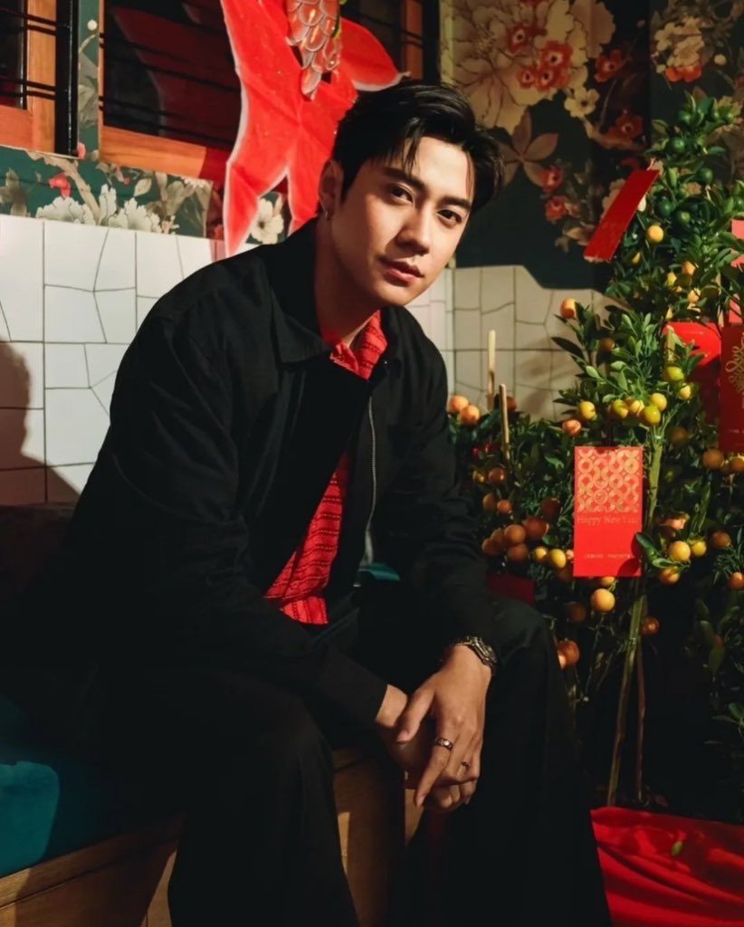 เอางี้นะ ใครไม่ชู้ตคืองงอะ หล่อขึ้นกล้องขนาดนี้