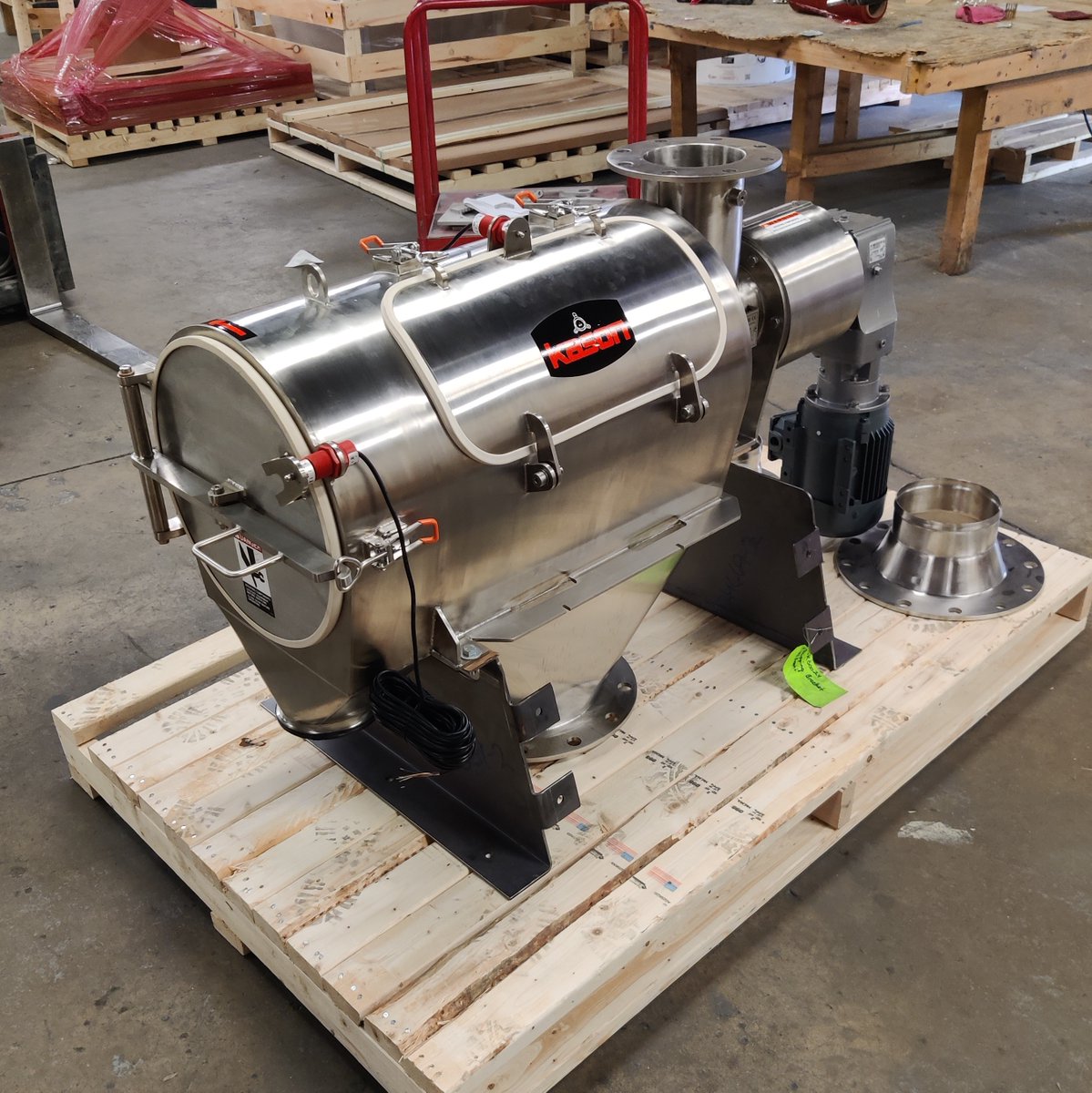 Need a centrifugal sifter that can perform in some of the most sensitive sanitary environments, like the one pictured here? Kason can help! Ask us about our sanitary construction design with optional pharmaceutical-grade, food &amp; dairy finishes. 
 hubs.ly/Q033RN_M0