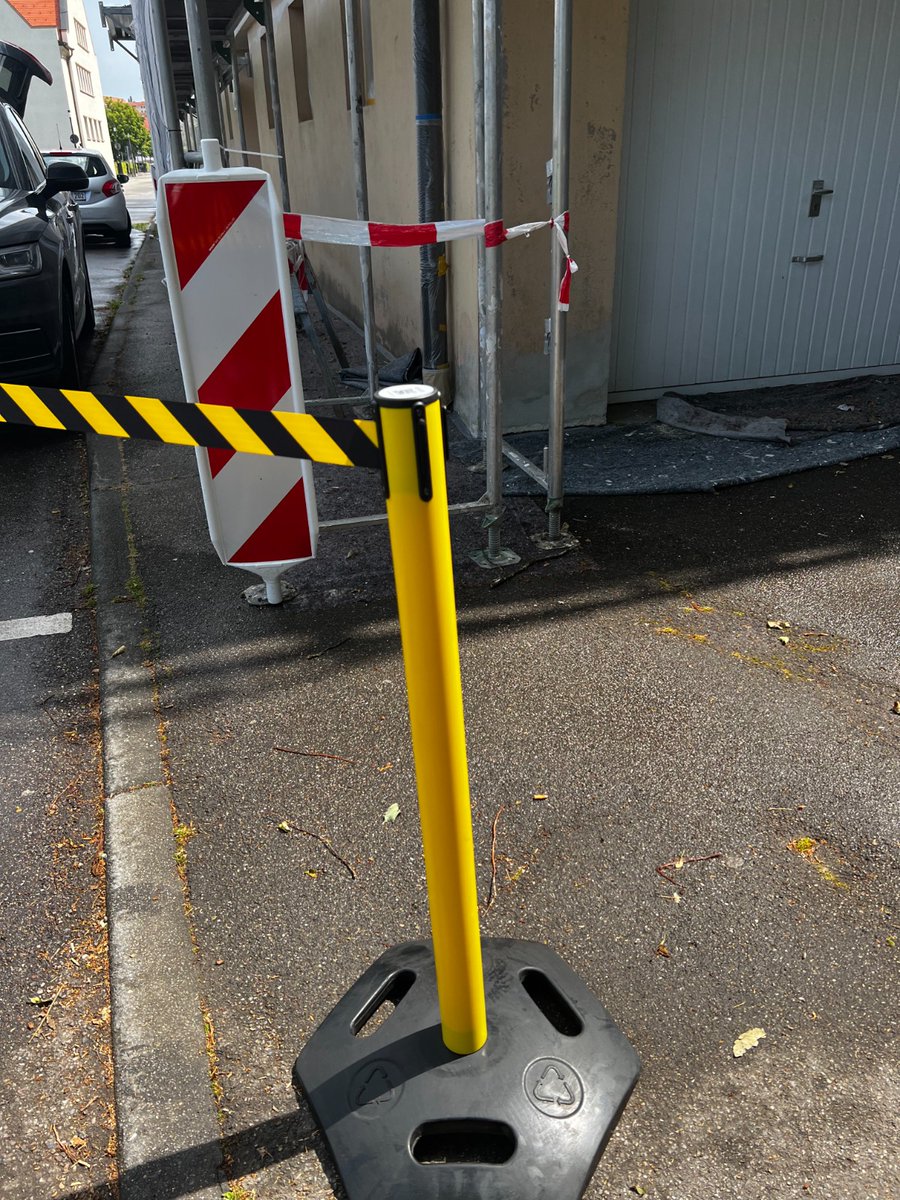 🌟 Entdeckt die Superkräfte unserer Abgrenzungsständer! 🚧💪 Gelb-schwarz oder rot-weiß, sie sind bereit für jede Herausforderung! 🌧️❄️ Mehr dazu in nur 20 Sekunden! ⏱️ 👉 incapcorp.de #INCAPCORP, #Abgrenzungsständer, #Baustelle, #Parkplatz, #outdoors