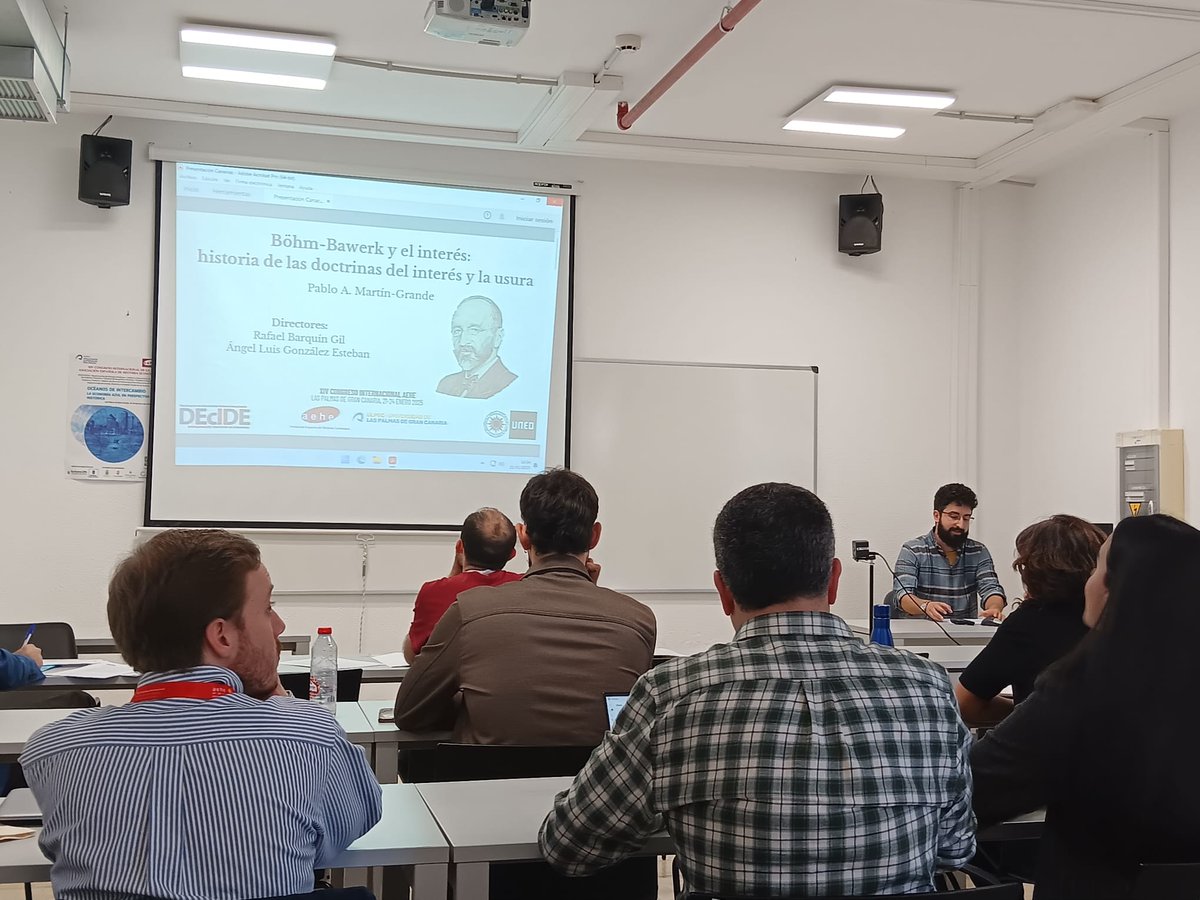 PabloSlowhand's tweet photo. De vuelta de unos días estupendos en #LasPalmas de #GranCanaria con motivo del XIV Congreso Internacional de la Asociación Española de Historia Económica @_AEHE en la @ULPGC ☀️ https://t.co/92MDrknuxt