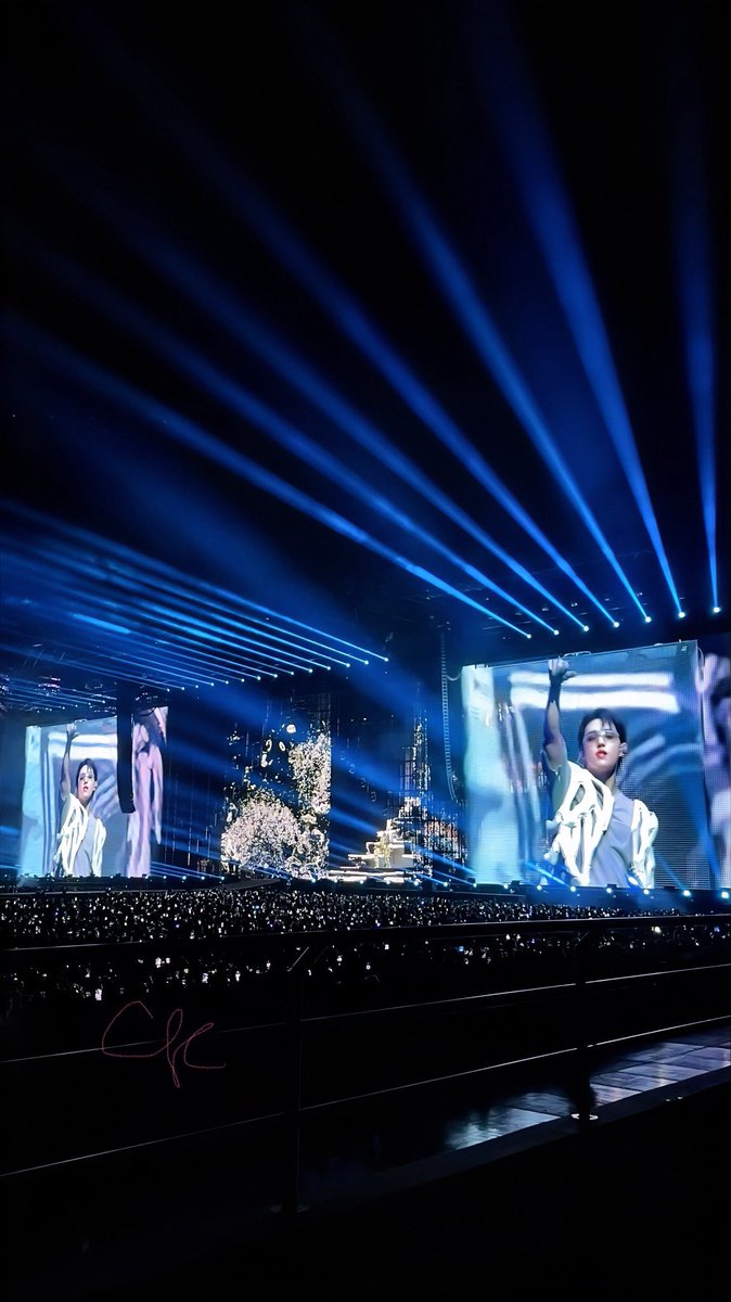 The lasers are paid actors 🙂‍↕️