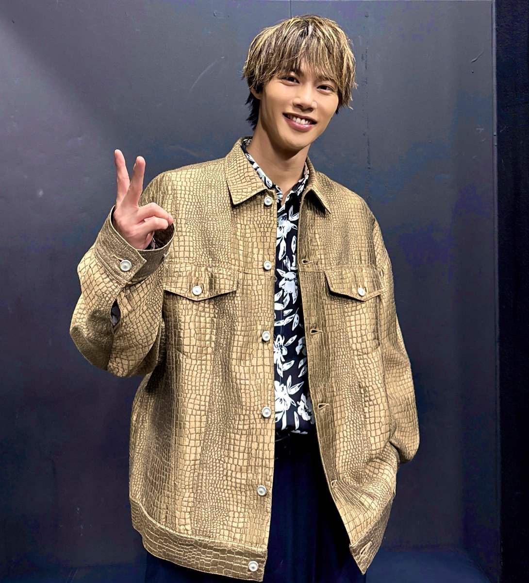 AKITO_SOLIDEMO's tweet photo. Pop Sickツアー初日！東京！！
皆さんありがとうございました！！

僕のライブ初めでした！^ ^

みんなのパワーのおかげで
最高のスタートダッシュになった🎙

みんなありがとう！
やっぱライブは楽しいな😌

30日愛知！31日大阪！待ってろーー🔥 https://t.co/fr2hf41Nhy