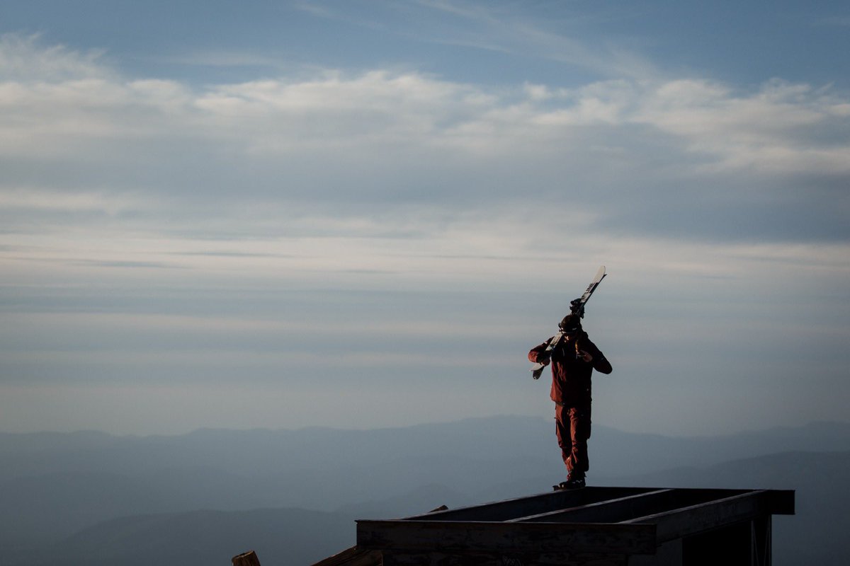 Solo montañas en el horizonte. 🙌🏼
<a href="/websierranevada/">Sierra Nevada</a> 

#SnowboardSeason #SnowAdventures #SkiTok #Uller #FreeRiderAtHeart #RideWithUller