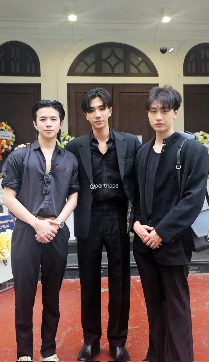 TigergangID's tweet photo. Share with us if you want to, talk to us if you love to. We all here will listen to you, pray for you n waiting for you 🖤🕊
#KDPPE #PerthTanapon #Perthppe https://t.co/O87LgK4lsV