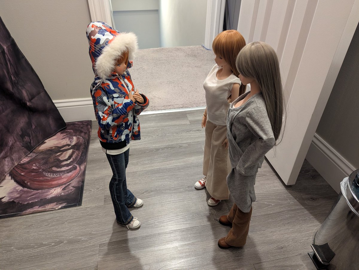 GhostKarin's tweet photo. "Why do you have that winter jacket?", "And with sleeves.", "The human's car takes forever to warm up. By the time we park it has some heat." #SmartDollFelicity #SmartDollInfinity #SmartDollHaruka #SmartDoll https://t.co/IpKHYLP5ms