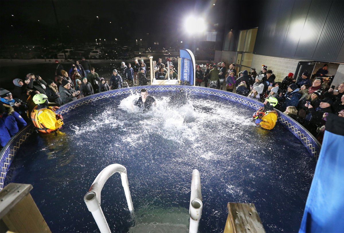 Dan Janisse (@dan_janisse) on Twitter photo .<a href="/LaSallePoliceON/">LaSalle Police ON</a> raised over $50,000 for Special Olympics during their first annual Polar Plunge event. .<a href="/LaSallePoliceON/">LaSalle Police ON</a> raised over $50,000 for Special Olympics during their first annual Polar Plunge event.