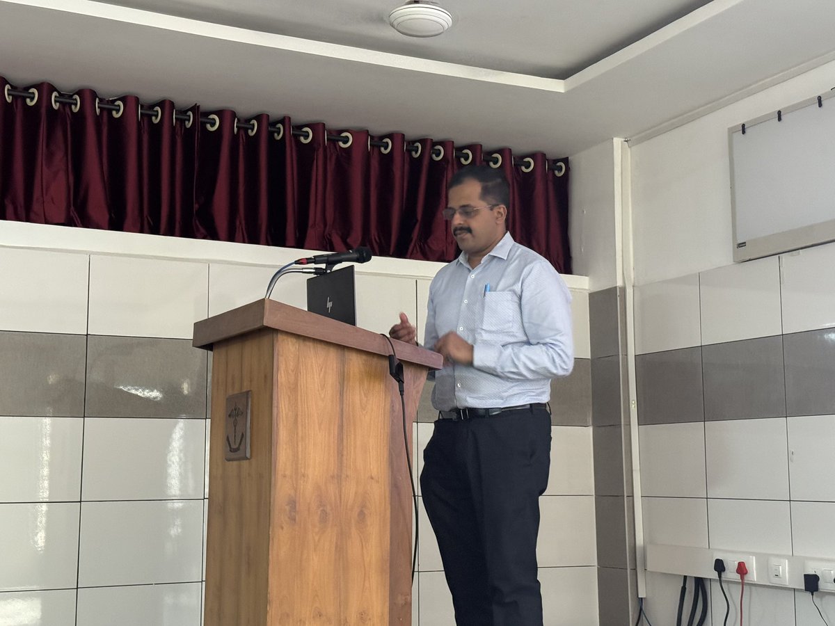 drsajeerkt's tweet photo. Excellent master class session ( Leadless pacemaker and conduction system pacing) by Dr Devi G Nair &amp; Dr Arun Gopi at our department of cardiology 
Medical college Kozhikode https://t.co/jrNeXbyHIY