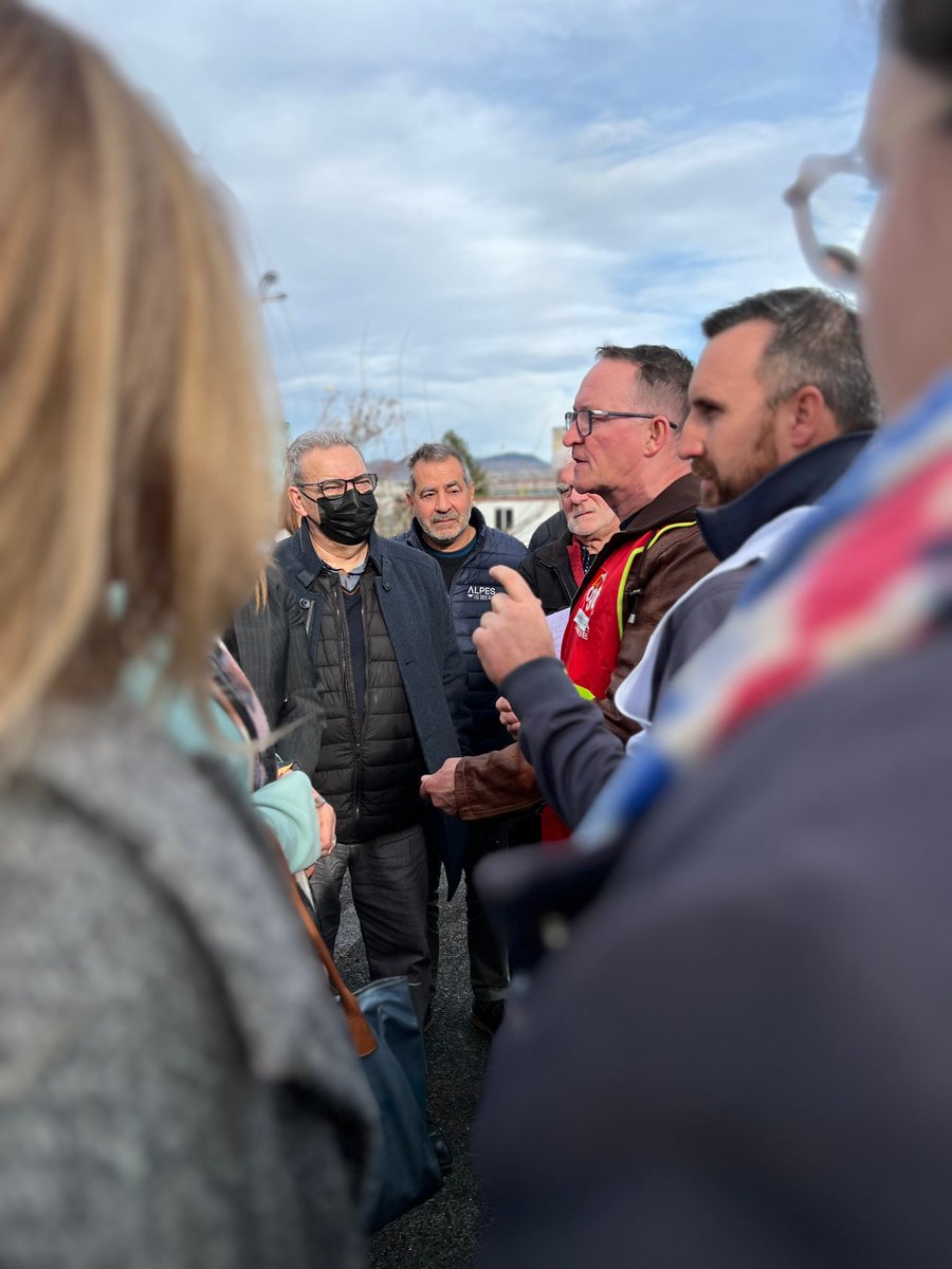 Aux côtés des 154 salariés d’ #Arkema menacés par la suppression de leur emploi.
L’industrie est une chance et une richesse pour notre département. Pas de double discours pour nous  !
#Vencorex