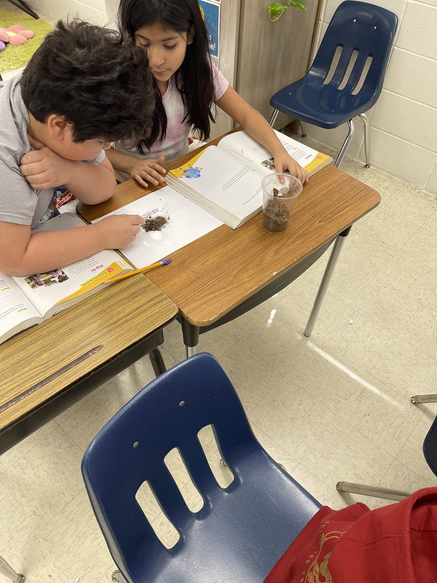 melissa cruz (@melissacruz2017) on Twitter photo More soil scientists observing their soil samples and sketching their observations. <a href="/PeralesESchool/">Perales STEAM Elementary School</a> <a href="/EISDofSA/">Edgewood ISD</a> More soil scientists observing their soil samples and sketching their observations. <a href="/PeralesESchool/">Perales STEAM Elementary School</a> <a href="/EISDofSA/">Edgewood ISD</a>