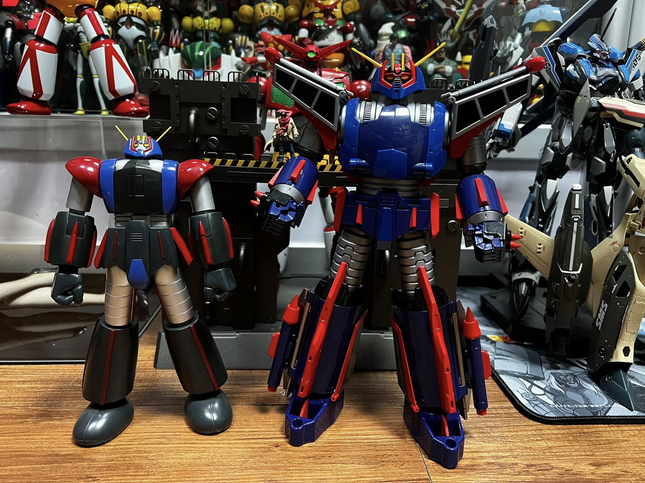 完全変形グロイザーX 「グロイザーX」 1/400 アクションフィギュア 野中剛氏の新解釈アクションフィギュア「完全変形 グロイザーX」、9月