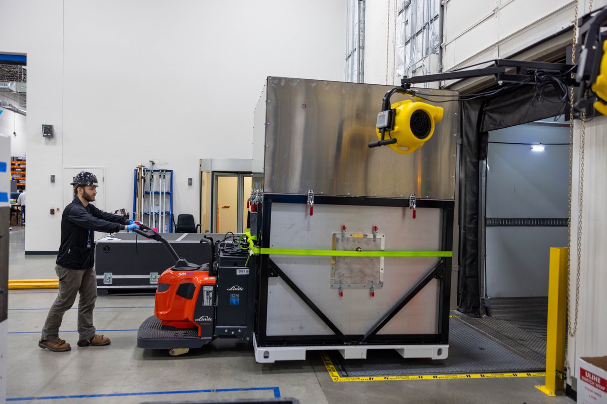 🚨🛰 Project Kuiper update! Another batch of production satellites for our low Earth orbit internet constellation is on its way to Cape Canaveral, FL. These satellites, built to withstand the harsh conditions of space and the journey there, will be processed upon arrival to get