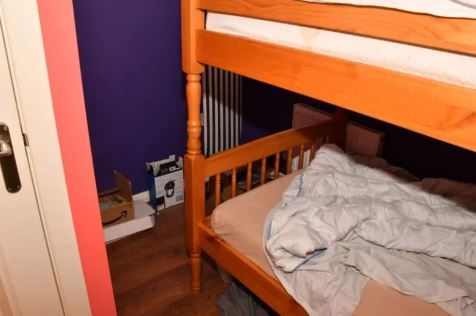 WalesOnline's tweet image. Inside the bedroom of Cardiff-born child killer Axel Rudakubana tinyurl.com/4mbft7wj