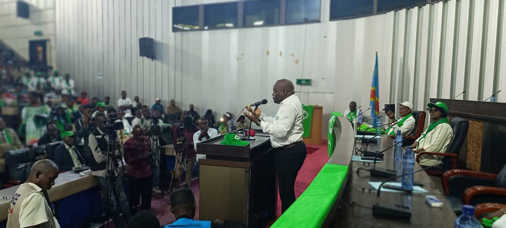 #RDC: La Confédération syndicale du Congo (CSC) s'est engagée vendredi, à récupérer son leadership au sein de l'Intersyndicale nationale du Congo lors de l'assemblée générale de restitution du quatrième congrès ordinaire tenu du 23 au 28 novembre 2024 à Kinshasa, en République