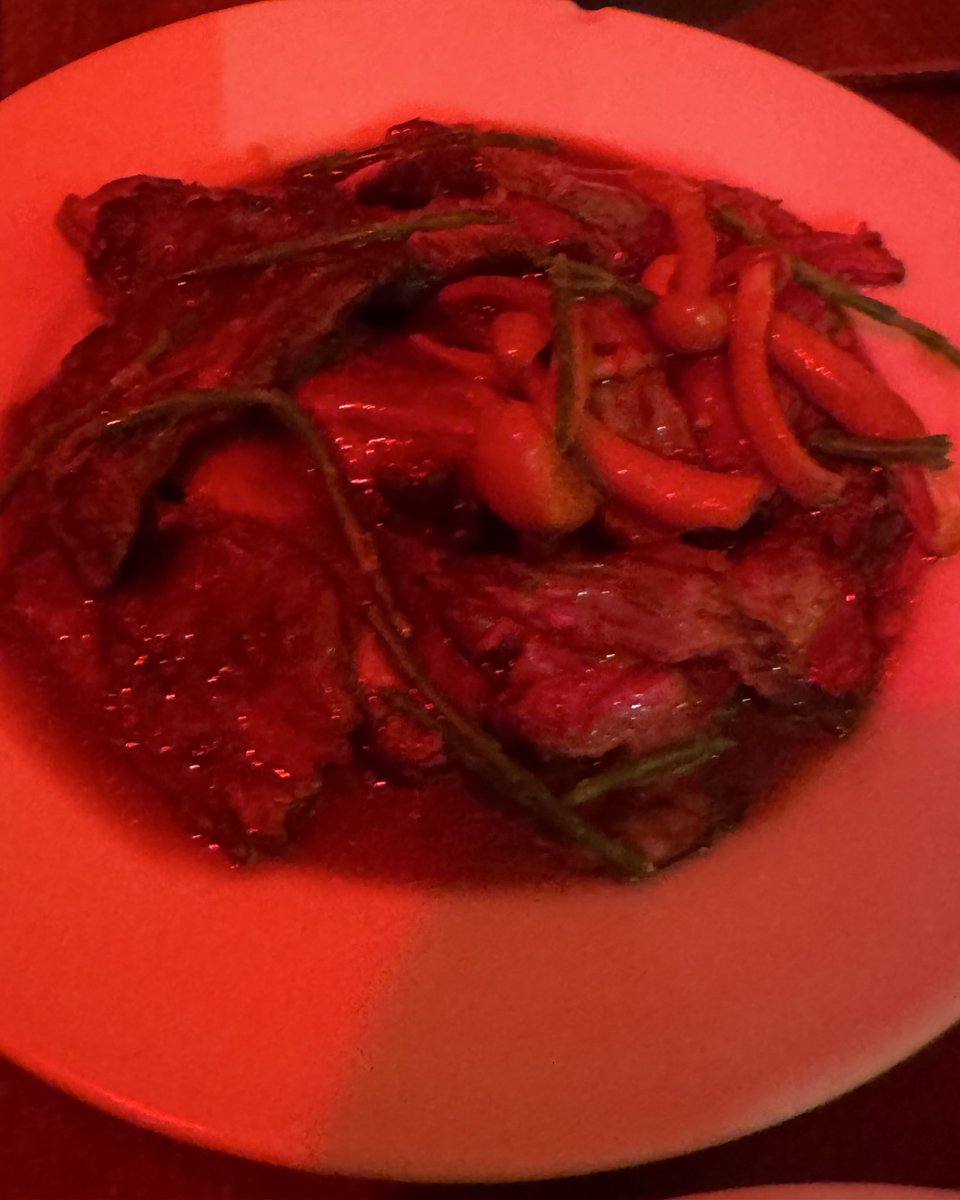 victor_nahe's tweet photo. 🍽️Hoy por Bar Bocata, el local de moda en Barcelona

Presencia este viernes del alcalde Collboni, de Laura Escanes, @quenosurti, Socis, @BernatSoler_CAT y +

Solecito, buena temperatura… día primaveral en la Ciudad Condal

Menú: fideus a la cassola, vedella i bolets,  butifarra https://t.co/G7nB4C9A5q
