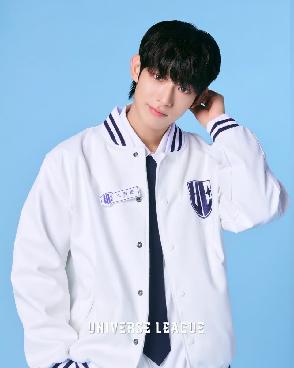 ✰ ↳ 24.01.25 ↲∥ INFORMATION

#STEVEN fait parti de la lineup finale du survival Universe League,il va donc débuter dans le groupe #AHOF 
Félicitations à lui 🎉
La fanbase continuera à faire ses updates même si ce n'est plus au sain de Luminous 

---
⇢L'équipe Luminous France