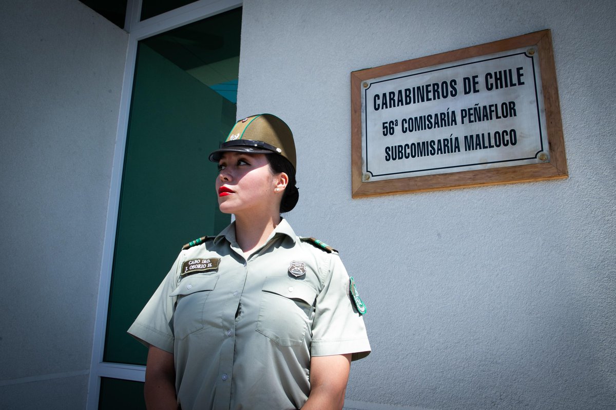 Una buena noticia para los vecinos y vecina de Peñaflor. Este viernes inauguramos la Subcomisaría Malloco de Carabineros, dejando atrás una larga deuda.

Este nuevo edificio, que reemplaza la antigua tenencia de este sector, implica un estándar más alto de servicios policiales.