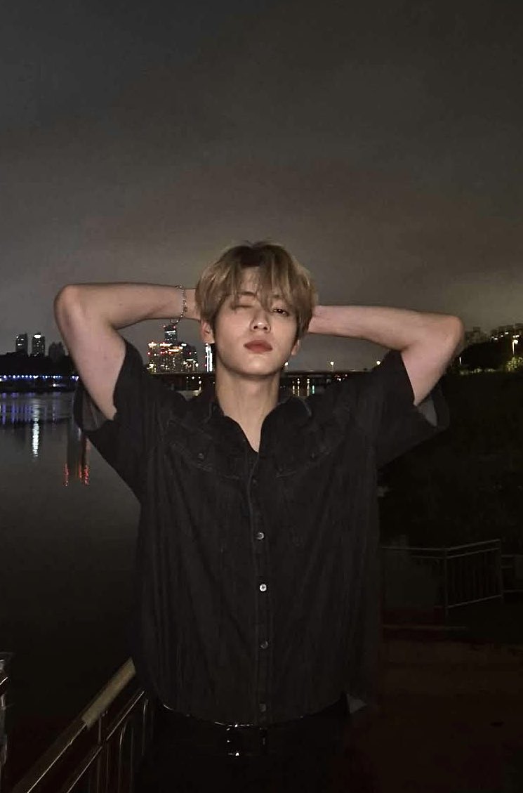 TimeOfSoobin's tweet photo. page.soobin pictures with the strongest sex appeal, a thread https://t.co/JVw9Gn8OWE
