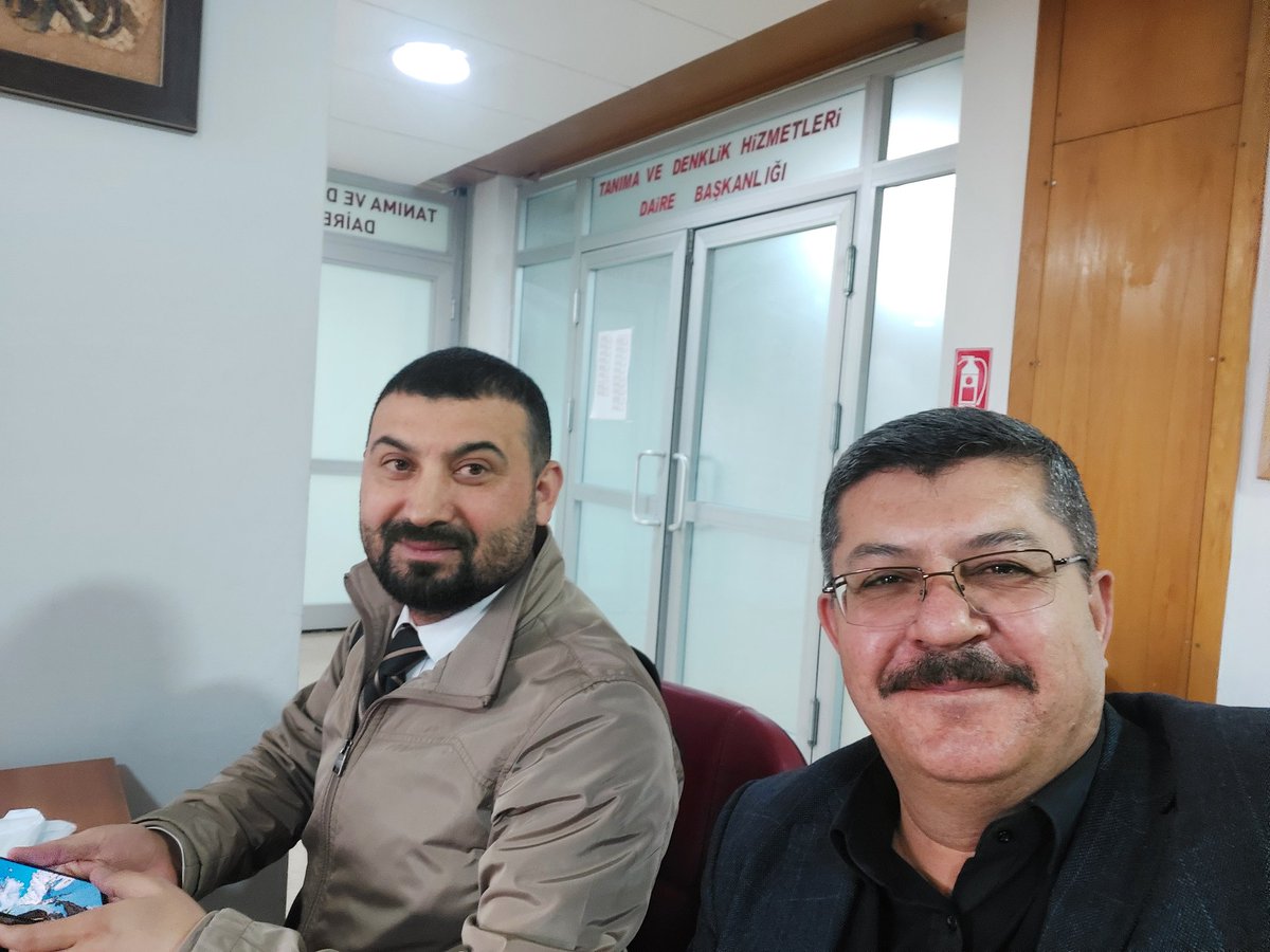 #mevlamkerimdir #hukukfakültesi mezunu olmanın farklı gururunu
yaşamaktayım  <a href="/beratakinci01/">Doç.Dr.Berat Akıncı</a> hocamla #nemutluvatanınaadamgibihizmetedenlere 🧿👏🇹🇷🇹🇷