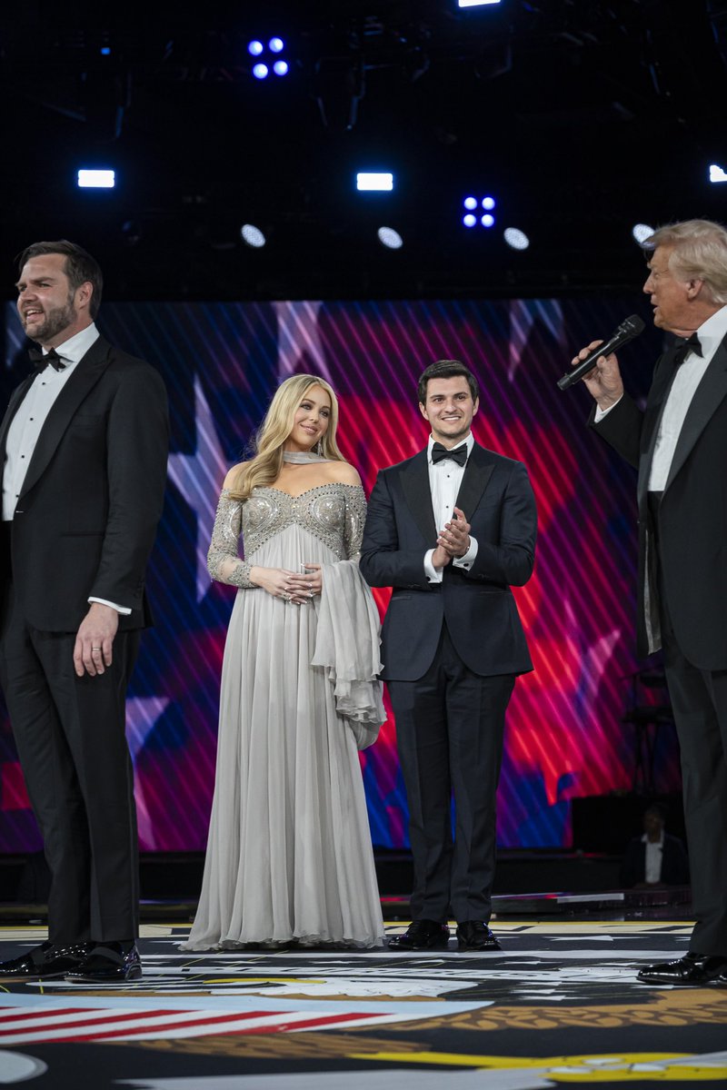 TiffanyATrump's tweet image. The Presidential Inaugural Ball ❤️🇺🇸💙