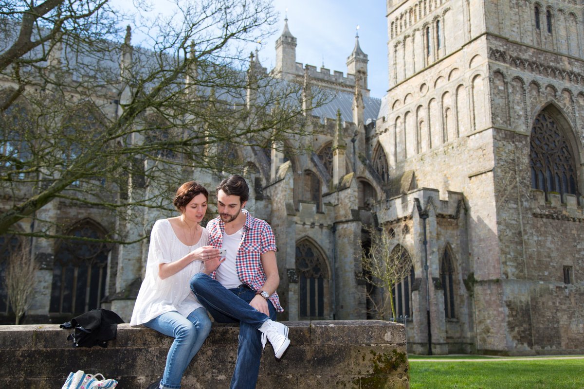 It's only 3 weeks until #valentinesday and romance is in the Exeter air.💘

Whether it's a candlelit dinner for two, a night at the theatre or something completely different, fall in love with our Valentine's Day guide. tinyurl.com/2vrepdez

#valentines #exeter #visitexeter