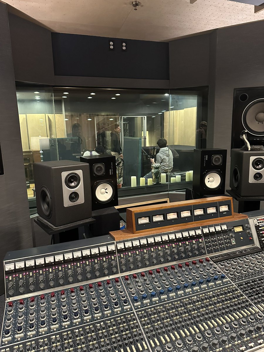 PinerPride's tweet photo. ๐ถโจ Our Recording Arts students had an incredible field trip to Lakehouse Studios in Asbury Park!
They recorded with a talented student band, impressing the engineers with their skills. Our students also explored how technology enhances music!
#RecordingArts #PinerPride https://t.co/mPMHk1mKvV