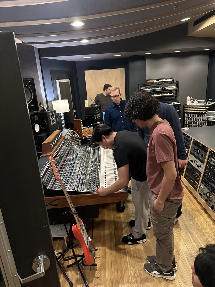 PinerPride's tweet photo. ๐ถโจ Our Recording Arts students had an incredible field trip to Lakehouse Studios in Asbury Park!
They recorded with a talented student band, impressing the engineers with their skills. Our students also explored how technology enhances music!
#RecordingArts #PinerPride https://t.co/mPMHk1mKvV
