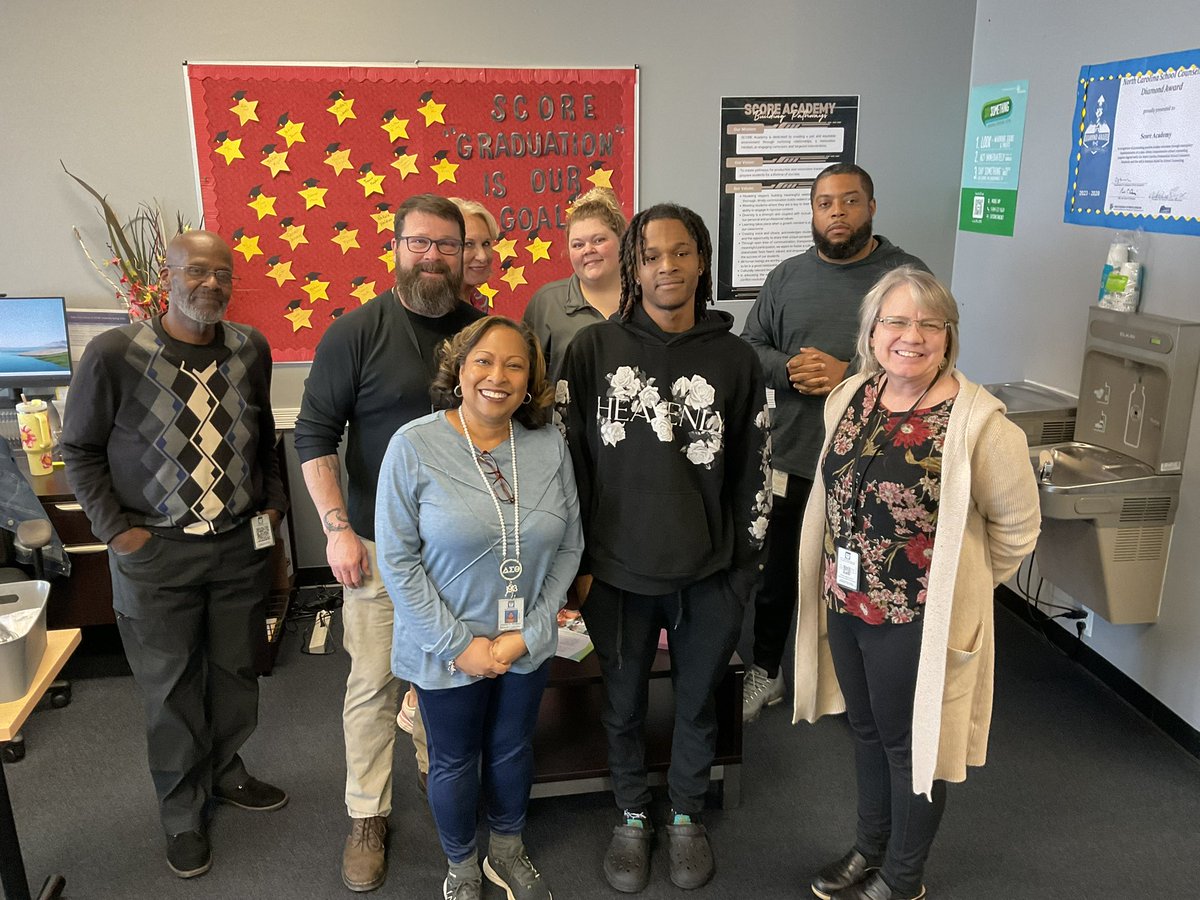 Mr. Robinson tweet media