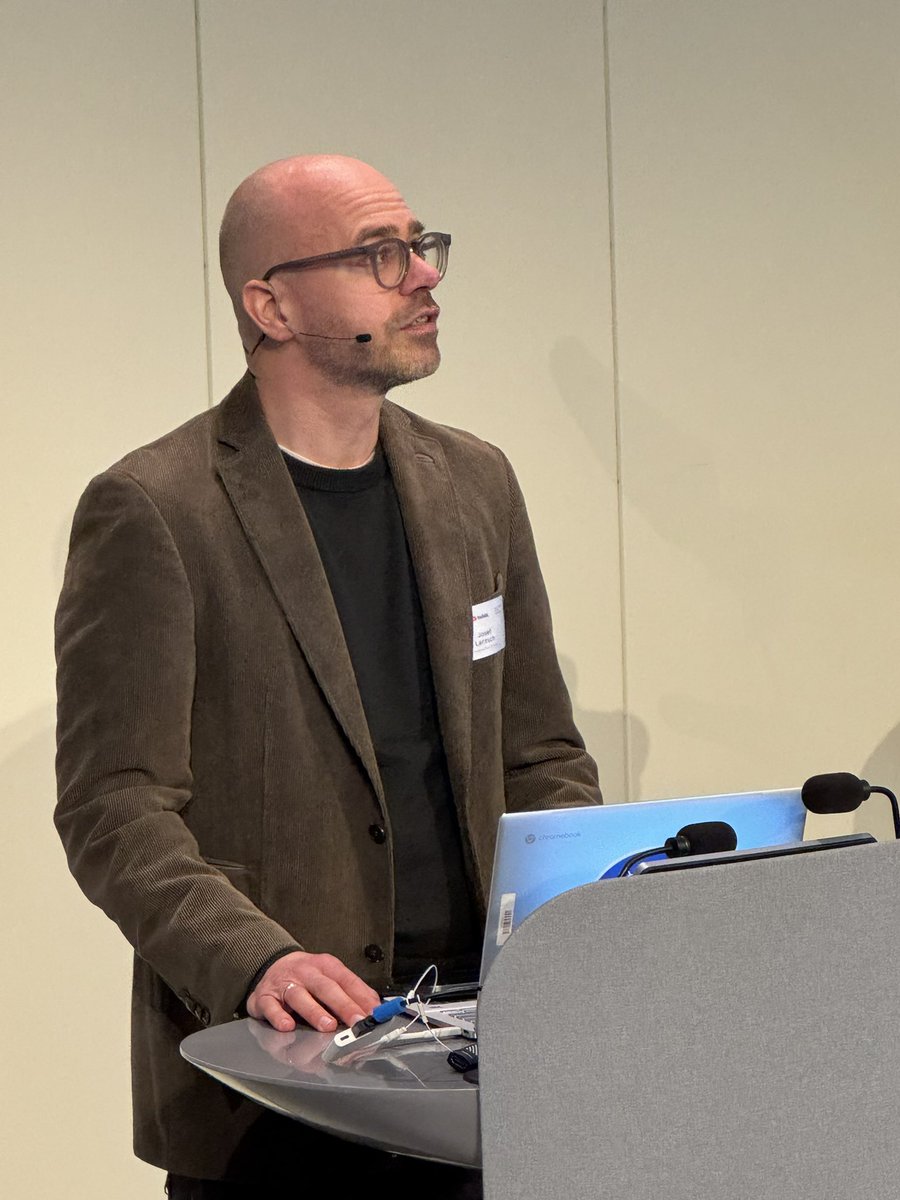 KaiKochmann's tweet photo. Beeindruckendes Pre-Event des #politicaltechsummit developped and hosted by @joseflentsch @NicolasLembeck and @BenjaminLaepple im HQ von @GoogleDE in Berlin! Special guests @DuezenTekkal @D_Schwarzer @politixs Freue mich morgen am Nachmittag einen Part moderieren zu dürfen! https://t.co/XJoE5VabQB