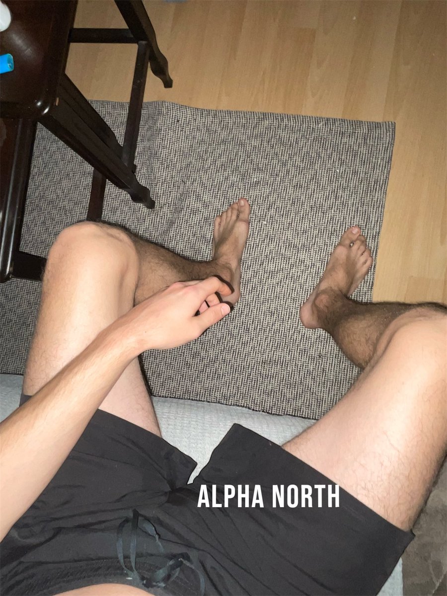 Master00Alpha's tweet photo. 🦶💵 https://t.co/41xGdGxEZv