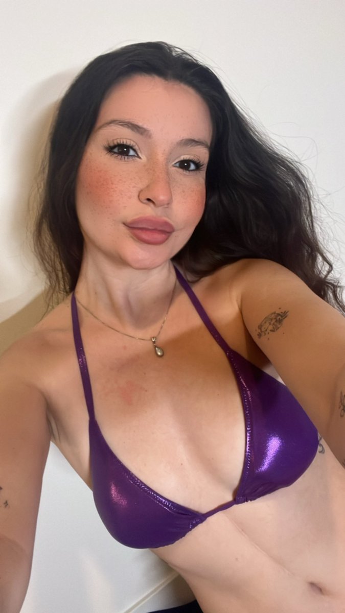 TemptressSFW's tweet image. Filming some content for you losers. So excited to show you 💋👑

Findom FootPrincess ContentCreator