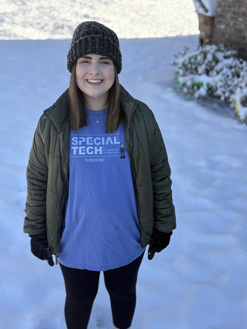 robokind's tweet image. Even a record-breaking 7.5 inches of snow in Mobile, AL can&apos;t chill the RoboKind spirit! Gillian Logsdon rocking her RoboKind tee while embracing the chilly surprise. Stay warm out there! ❄️🔵 #RoboKind #SnowDay #RecordSnow