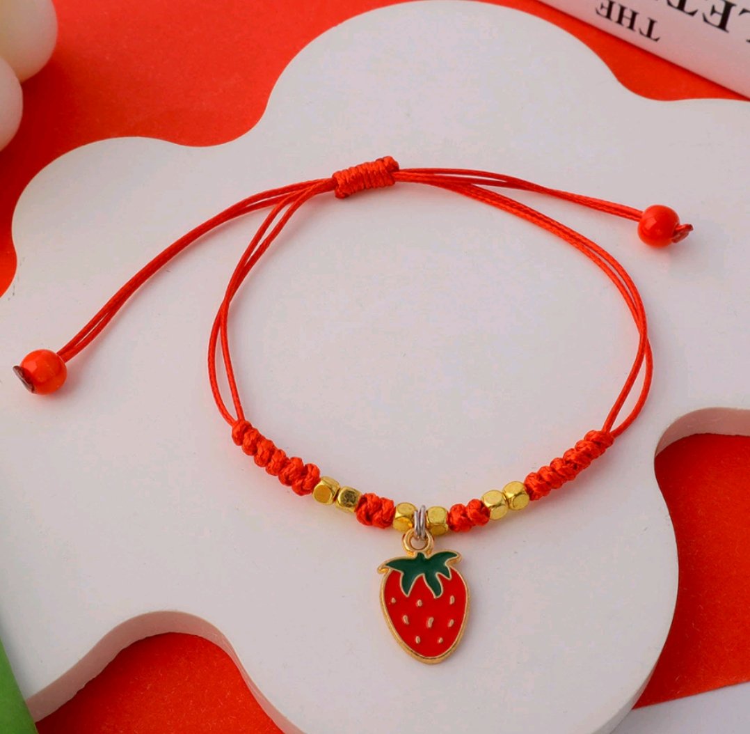 bvrly_hills's tweet photo. Sharing my fan support for #BENCHxBAEKHYUN Fanmeet! ❤️

🍓Baekhyun Bubble Head Magnet &amp; Strawberry bracelet🍓

🏈 Like &amp; RT this tweet
🏈 Choose 1 only | 1:1
🏈 Follow @aeri_diaries1485 on TikTok
🏈 For trade only

#BAEKHYUNFANMEET2025 #BAEKHYUNinManila #TheBestDayWithBENCH https://t.co/OLspbnmLp6