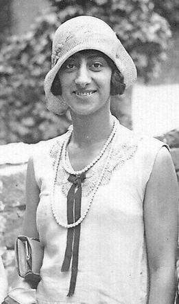 24 January 1903 | Dutch Jewish woman, Rebecca Vijevano, was born in Amsterdam.

She was deported to #Auschwitz from #Westerbork in September 1942. She did not survive.