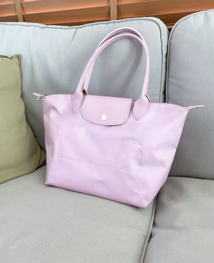 minizu12's tweet photo. ตามหาค่ะ หรือสีอื่นก็ได้ที่เป็นสีล้วน พร้อมโอนค่ะ
#ส่งต่อlongchamp #longchampthailand #longchampส่งต่อ #longchampมือ2 #ส่งต่อกระเป๋า #ตามหา #longchamp https://t.co/u772hHryRC