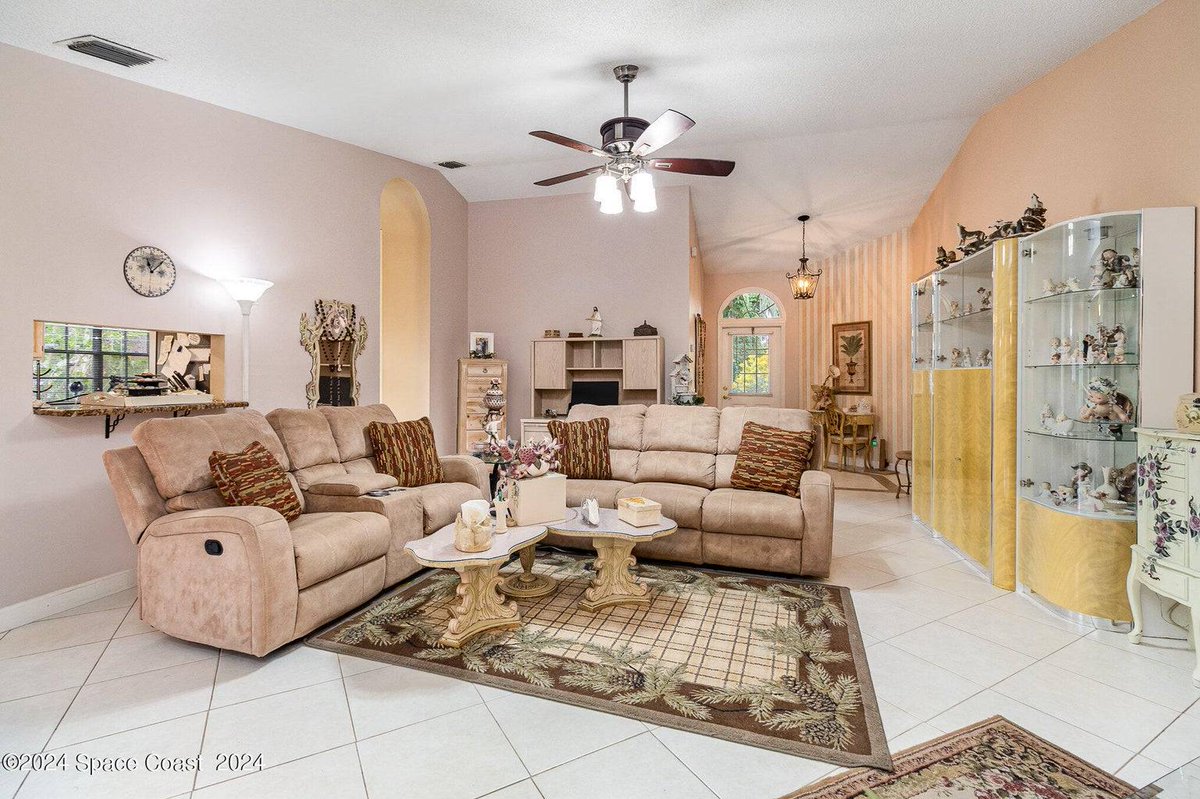 bettyspecial's tweet photo. 1291 Meadowbrook Rd NE, Palm Bay, FL 32905-5046 just hit the market!
Take a look at this awesome space: https://t.co/NUHcW30QEa https://t.co/4iJtMqs24Z