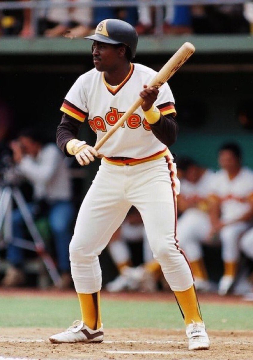 Super70sSports's tweet image. Tony Gwynn hit .338 for his career. That means when he went 5-for-15 in a series, which is awesome, his fucking average dropped. He maintained this standard for 20 years. Legend.