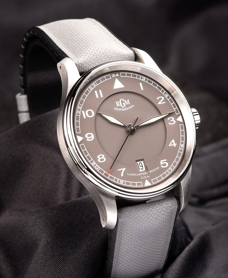 RGMWatchCompany's tweet photo. The RGM 151-GR "Pilot" is a beautiful twist with a gray dial compared to the traditional black one.
#rgmwatchco #rgmwatches #rgmwatch #watch #watches #wristwatch #watchmaking #watchmaker #independentwatchmaking #independentwatchmaker
#pilotwatch #pilotwatches #graydial https://t.co/61uGMQTO9C