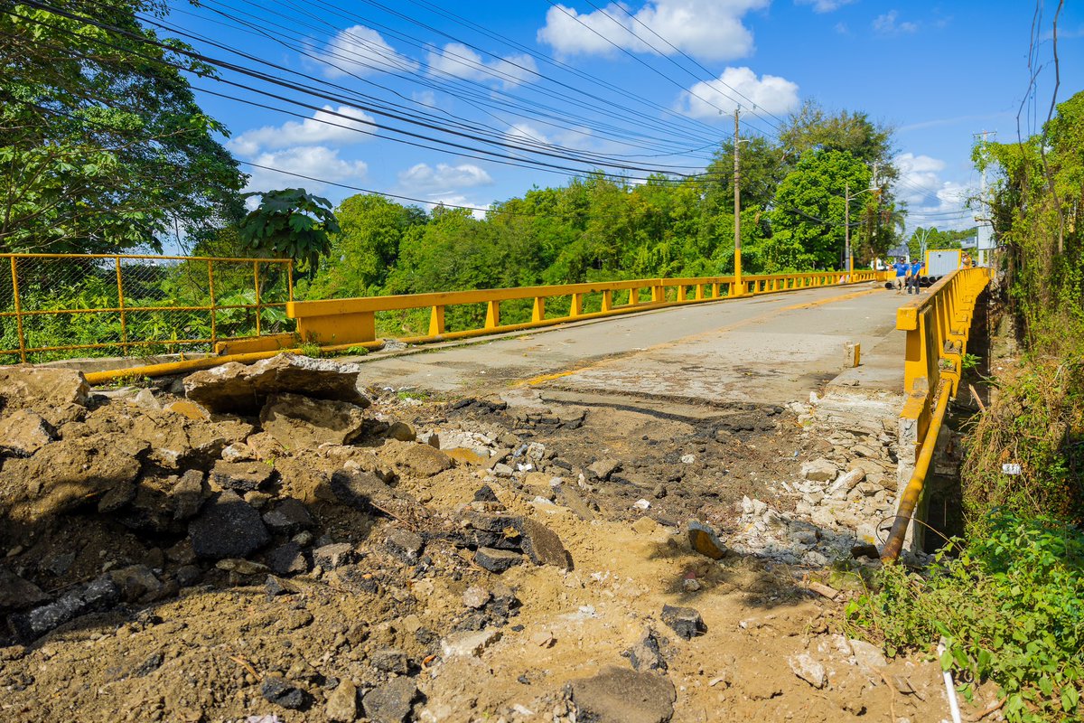 El ministro <a href="/DeligneAB/">Deligne Ascención</a> supervisa los avances en el Puente Antonio Guzmán sobre el río Camú, en la provincia La Vega. 

Durante un recorrido, el ministro verificó los trabajos que se están llevando a cabo en esta obra clave para mejorar la movilidad y conectar comunidades en la