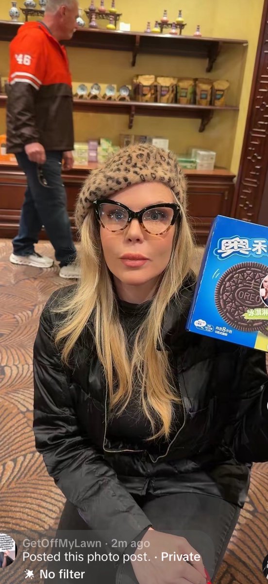 TheLizVariant tweet media