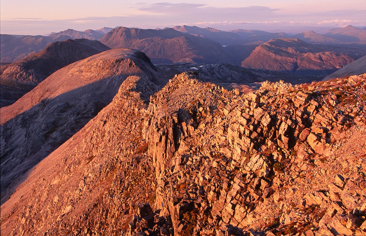 Species on the Edge (@speciesedge) on Twitter photo Interested in monitoring the impacts of climate change on birds? Have experience hiking Scotland’s mountains & alpine plateaus? If yes, <a href="/RSPBScotland/">RSPB Scotland</a> & <a href="/NatureScot/">NatureScot</a>'s 2025 montane bird survey needs you!
Get involved 👇
scotlandsnature.wordpress.com/2025/01/16/the…
📸 Beinn Eighe (c) Lorne Gill Interested in monitoring the impacts of climate change on birds? Have experience hiking Scotland’s mountains & alpine plateaus? If yes, <a href="/RSPBScotland/">RSPB Scotland</a> & <a href="/NatureScot/">NatureScot</a>'s 2025 montane bird survey needs you!
Get involved 👇
scotlandsnature.wordpress.com/2025/01/16/the…
📸 Beinn Eighe (c) Lorne Gill