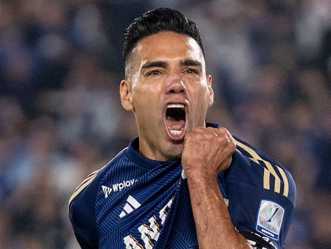 cesaralo's tweet photo. LISTO🌟🔹
Falcao dijo si a la propuesta de Millonarios y jugará con el equipo azul en esta temporada. Hacen parte del patrocinio Andina y el Grupo Aval. Se están preparando los documentos jurídicos para firmar el contrato que será por seis meses inicialmente https://t.co/VvnohTI9GT