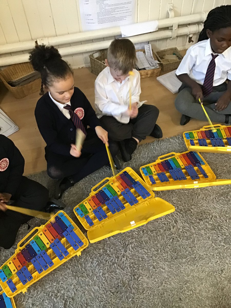 stambroserc's tweet image. Year 1 love their weekly music lesson with Mr Leonard 🎶🎵

#musiclesson #musiclearning #keystage1 #keystage1music